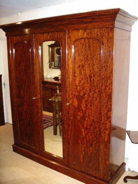 victorian mahogany 3 door wardrobe